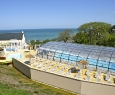 Piscine couverte vue mer