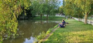 camping avec étang de pêche en normandie