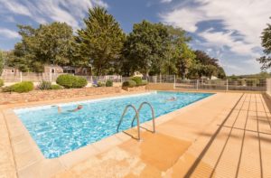 piscine extérieure chauffée manche