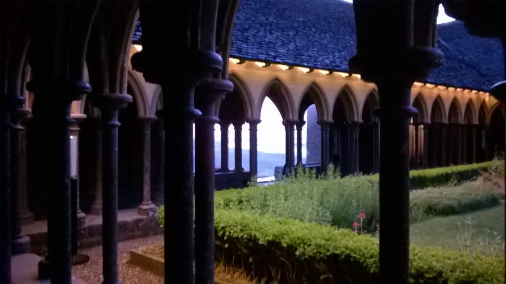 cloître abbaye Mont Saint Michel