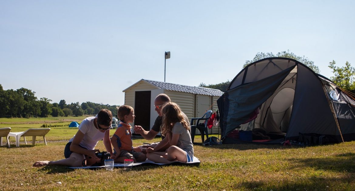 Premium pitch with camping facilities on the Normandy coast - empl premium tomas 2013