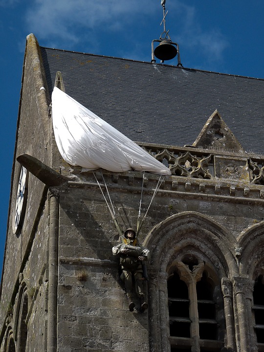 Normandy, Sainte Mère Eglise Paratrooper John Steele SWW D-day