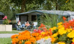 Emplacement stabilisé pour grand camping-car ou caravane, près Jullouville