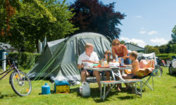 Comfort pitch: Camping with tent, caravan or motorhome in quiet