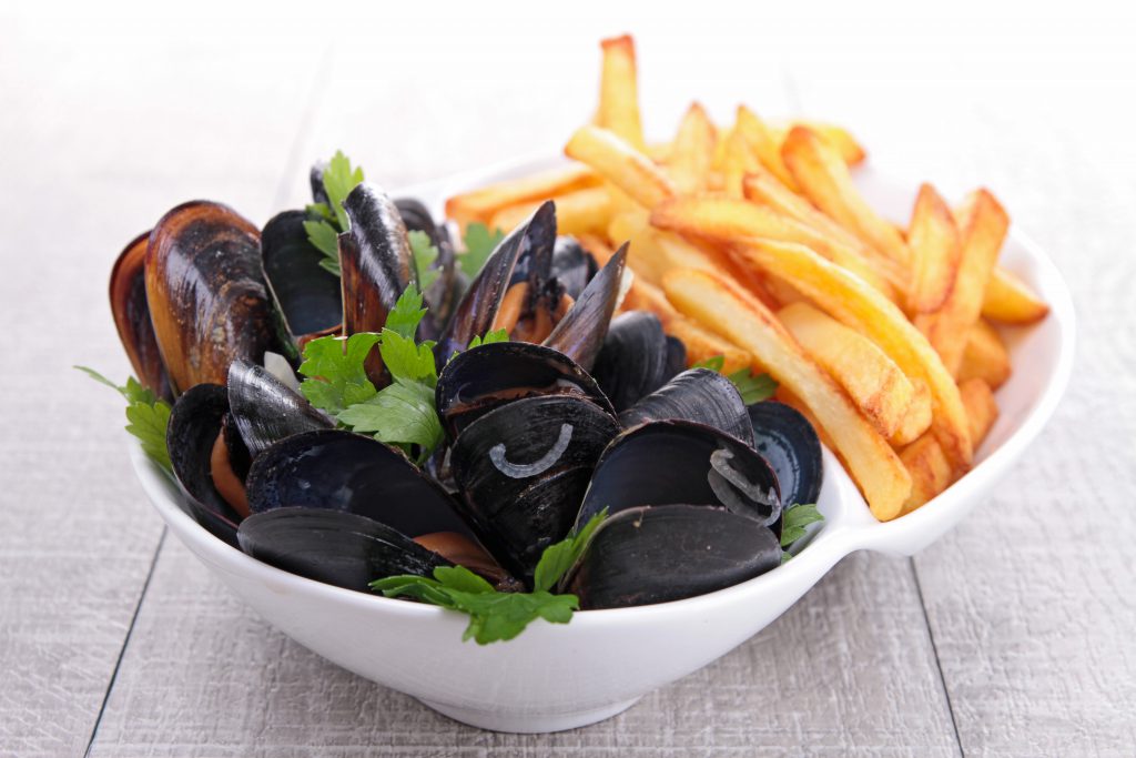 moules frites camping saint pair sur mer