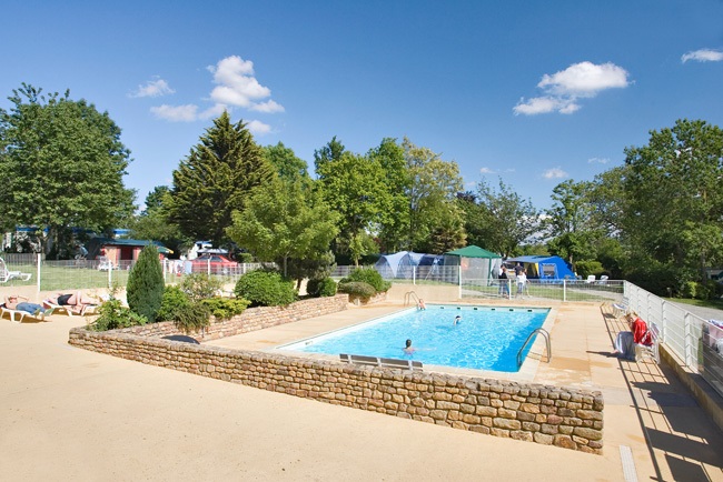 Camping piscine exterieure intérieure chauffée