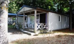 “Mont Saint Michel Chalet”, Campsite with covered swimming pool
