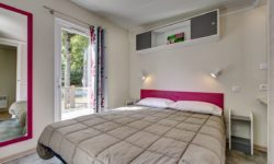 Der Mobilheim Premium Suite gibt erstklassigen Urlaub im Schlosspark in Normandie
