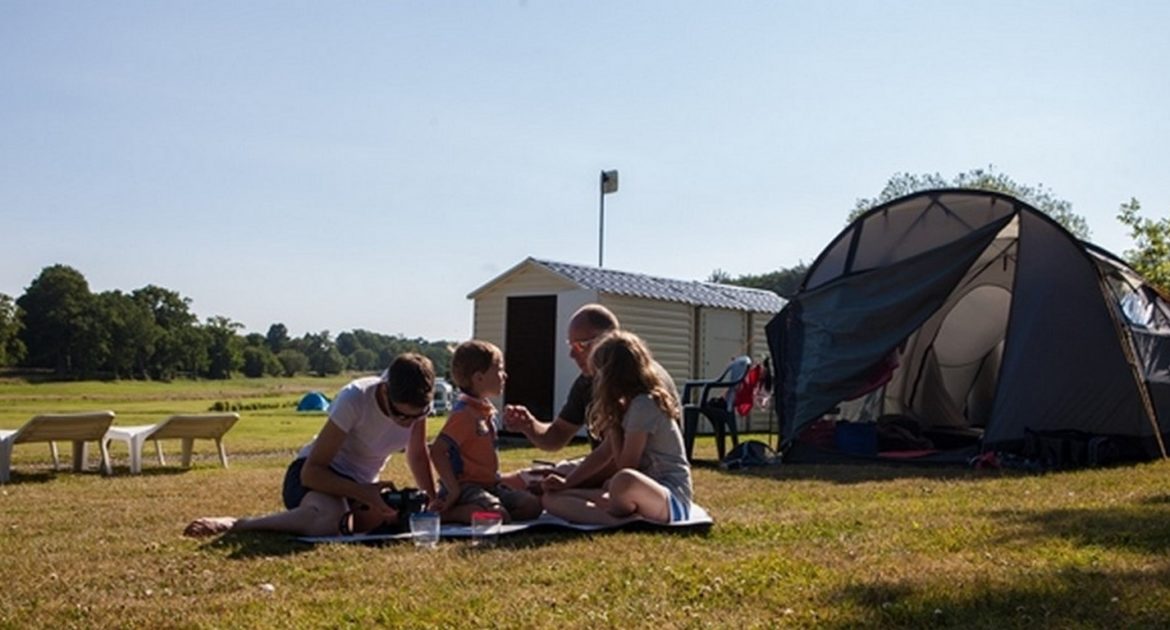 Campingplatz Premium bei der Küste von Normandie. - empl-premium-tomas