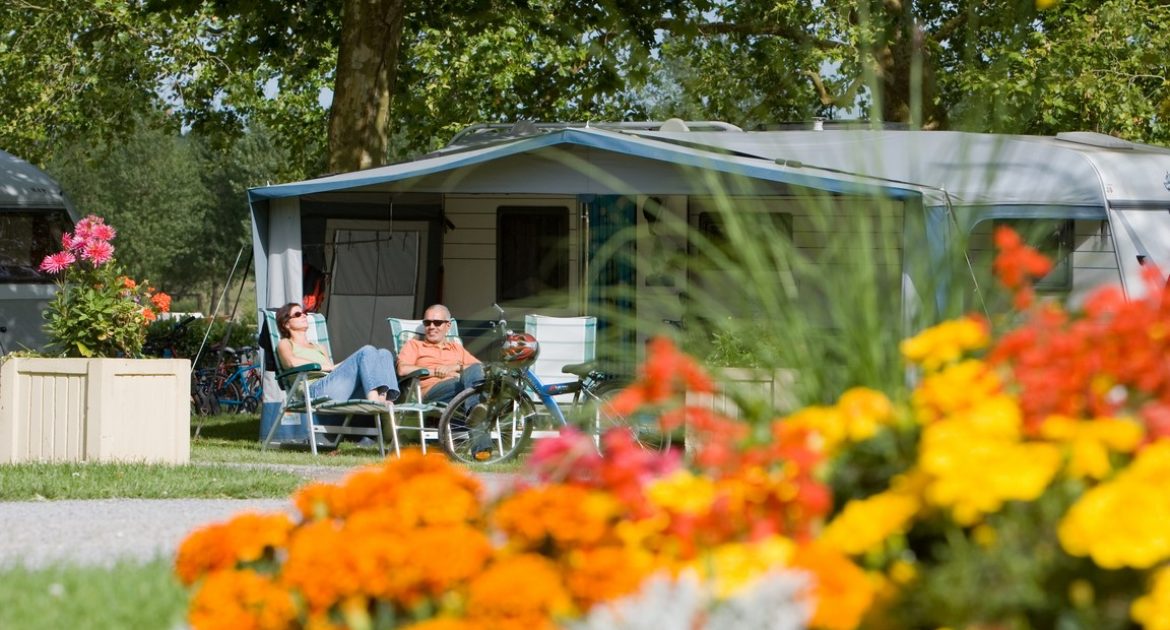 Stabilisierter Campingplatz für grosses Wohnmobil, Jullouville - Camping du Chateau Lez-Eaux