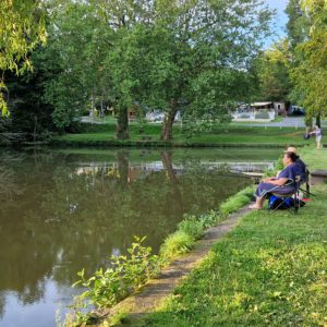 camping avec étang de pêche en normandie
