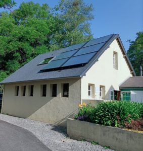 panneaux solaires sanitaires camping