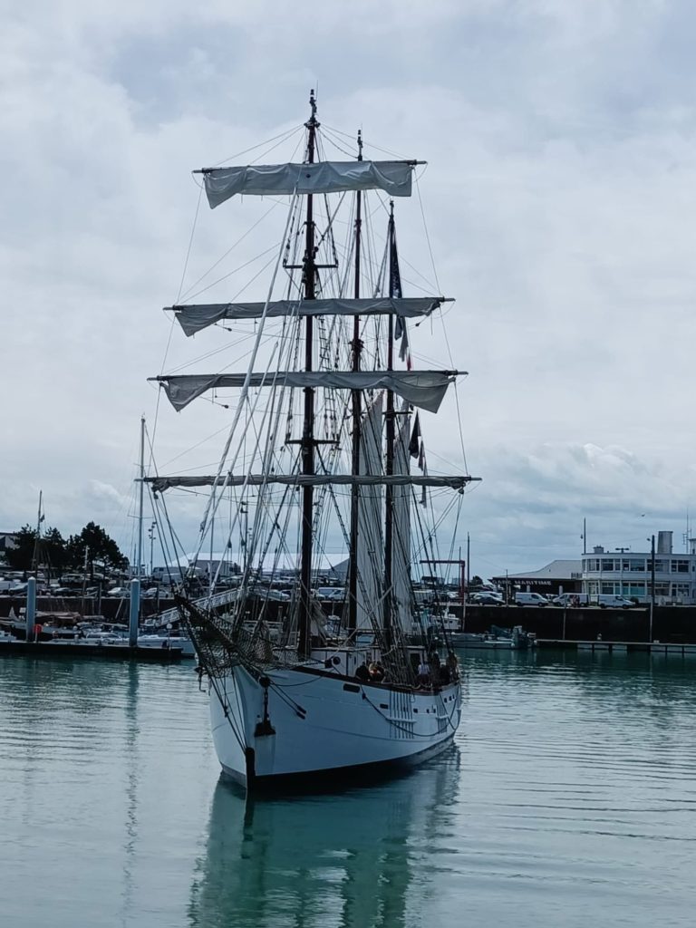 Marité sortie du port de granville