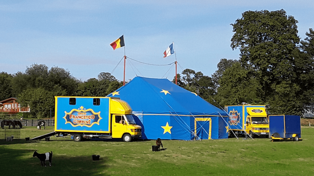 Cirque Corbini au camping lez eaux