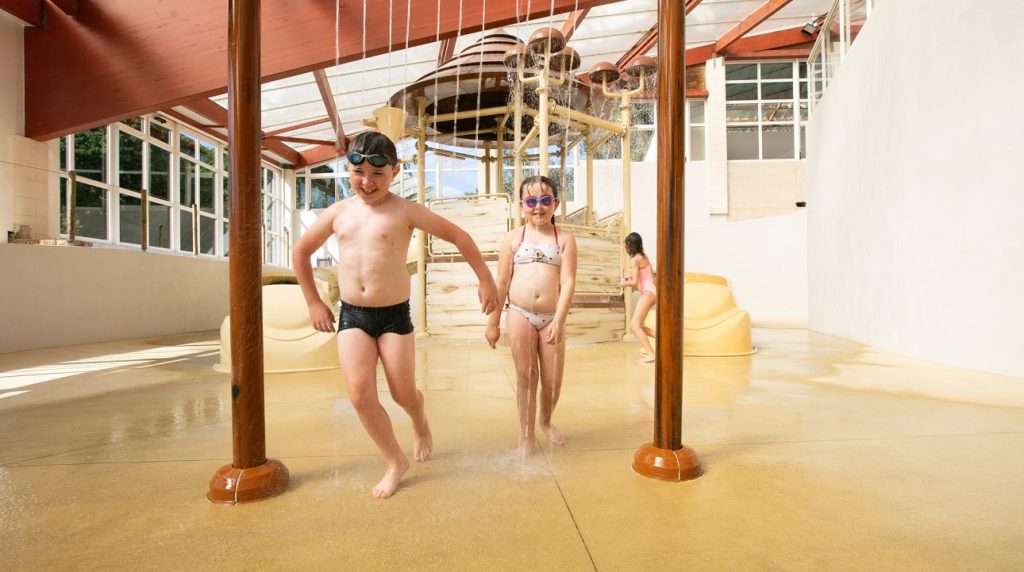 enfants jeux piscine