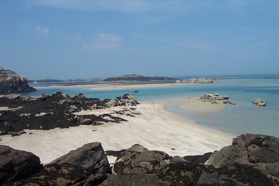 plage isolée chausey ile granville