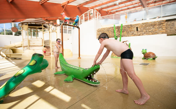 piscine chauffée et couverte camping Normandie Lez-eaux