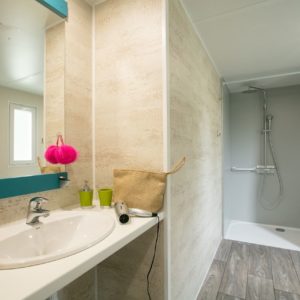 salle de bain adaptée personne mobilité réduite