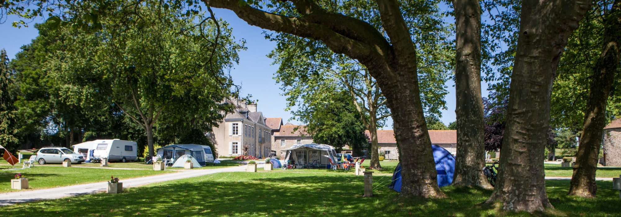 Zelten in dem Schlosspark
